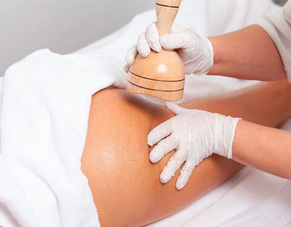 Masajes reductivos con Maderoterapia en Cancún